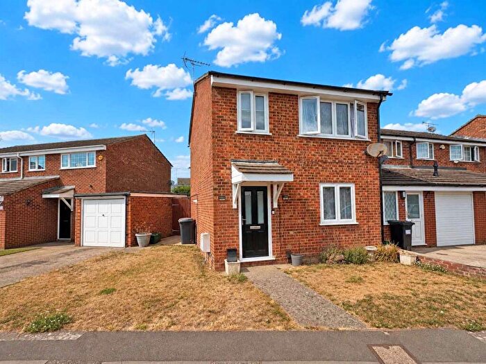3 Bedroom End Of Terrace House For Sale In Petunia Crescent, Springfield, Chelmsford, CM1