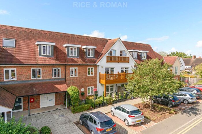 2 Bedroom Retirement Property For Sale In Fitznell Court, Sutton, SM3