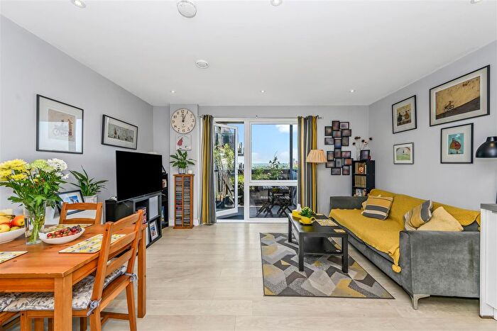 1 Bedroom Flat For Sale In Hoe Street, Walthamstow, E17