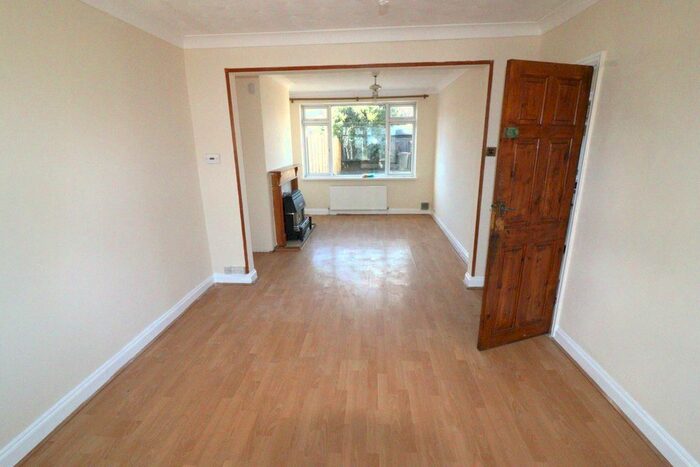 3 Bedroom Terraced House To Rent In Shelley Road, Luton, LU4