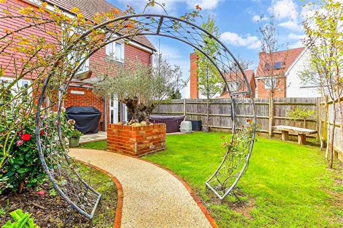 4 Bedroom Detached House For Sale In Maids Close, Biddenden, Ashford, Kent, TN27