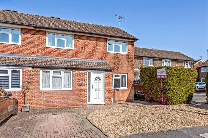 3 Bedroom Semi Detached House For Sale In Kestrel Close, Horsham, RH12