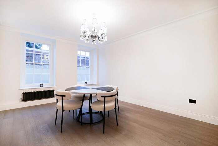 4 Bedroom Flat To Rent In St. Mary Abbots Court, Warwick Gardens, London, W14