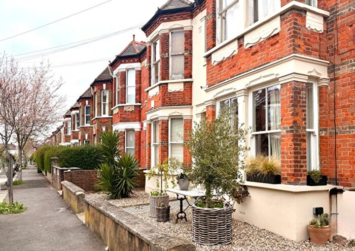 1 Bedroom Flat For Sale In Selsdon Road, West Norwood, London, SE27