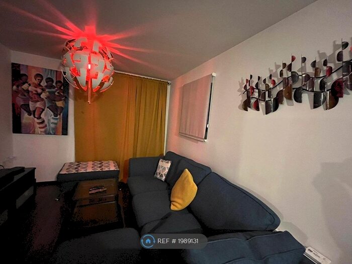 2 Bedroom Flat To Rent In Solihull Heights, Birmingham, B26