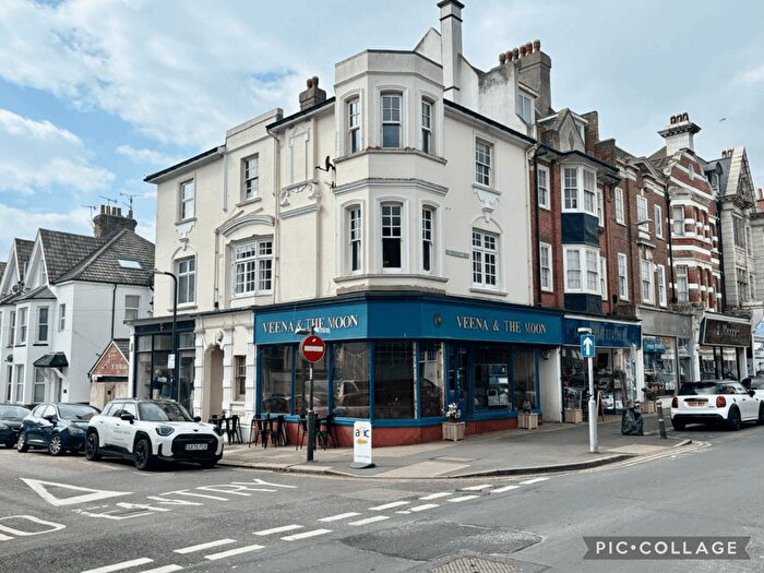 2 Bedroom Flat For Sale In Wilton Road, Bexhill On Sea, TN40