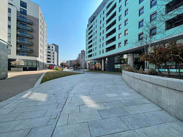 2 Bedroom Flat To Rent In The Gateway West, East Street, Leeds, West Yorkshire, LS9