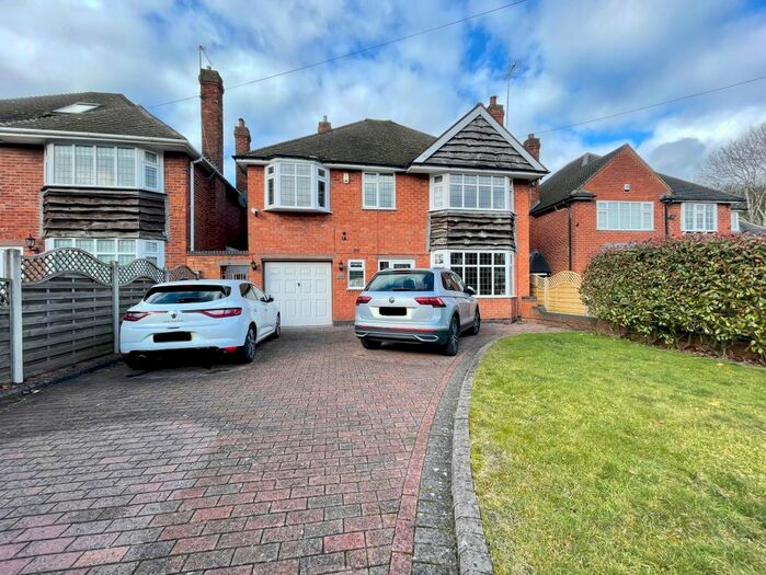 4 Bedroom Detached House For Sale In Dove House Lane, Solihull, B91