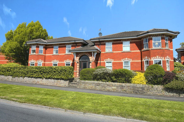 2 Bedroom Apartment To Rent In Bishopton Drive; Macclesfield., SK11