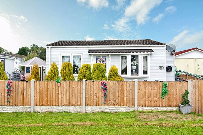 1 Bedroom Mobile/park Home For Sale In Ironstone Road, Burntwood, WS7
