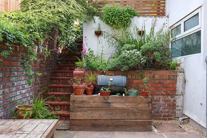 2 Bedroom Flat For Sale In Claremont Avenue, Bishopston, Bristol, BS7