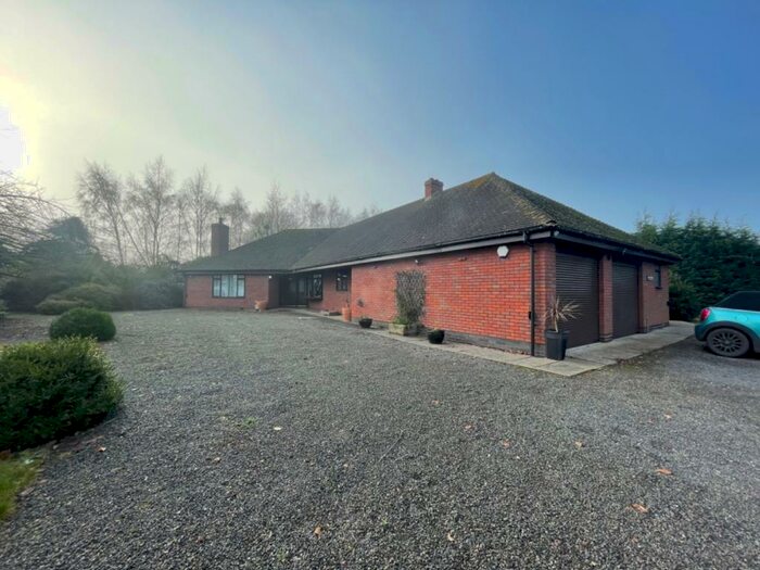 3 Bedroom Bungalow To Rent In Greenacres, Bretby, Burton-On-Trent, Derbyshire, DE15