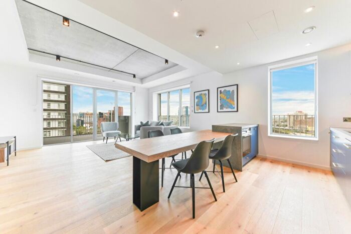 2 Bedroom Apartment For Sale In Rendel House, Goodluck Hope Walk, E14