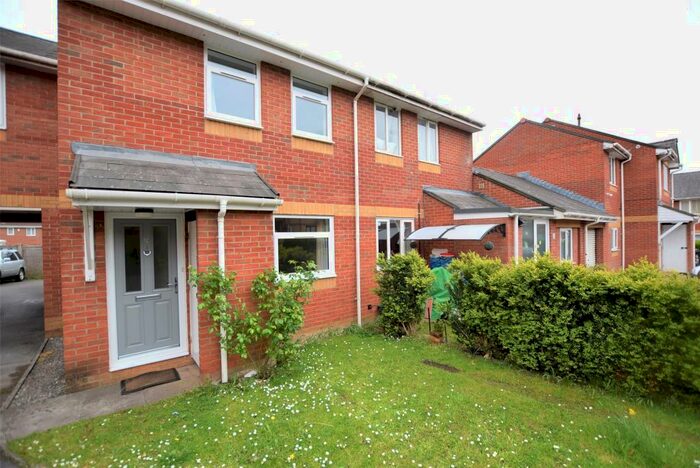 2 Bedroom End Of Terrace House To Rent In Little Parr Close, Stapleton, Bristol, BS16