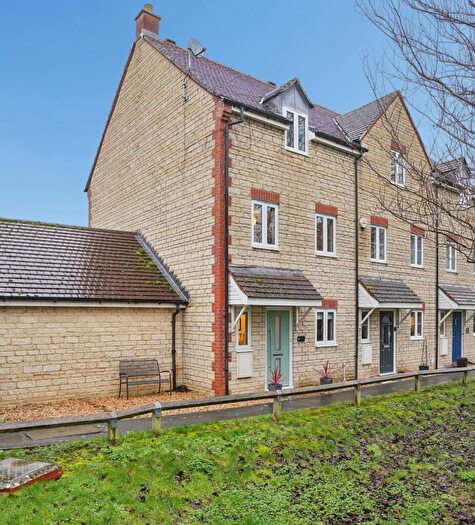 3 Bedroom End Of Terrace House For Sale In Farm Piece, Stanford In The Vale, SN7