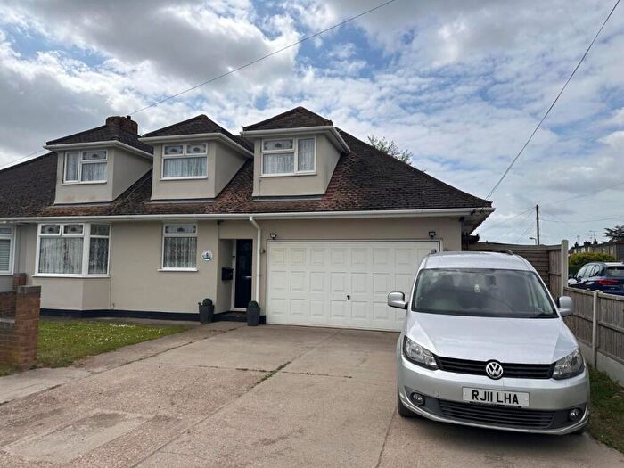 3 Bedroom Semi-Detached House For Sale In Holland Avenue, Canvey Island, SS8