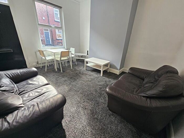 2 Bedroom Terraced House To Rent In Meadow View, Hyde Park, Leeds, LS6