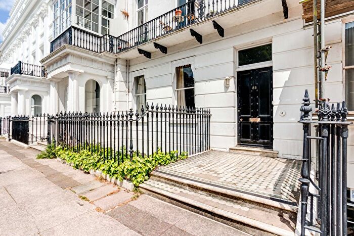 1 Bedroom Flat For Sale In Sussex Square, Brighton, BN2