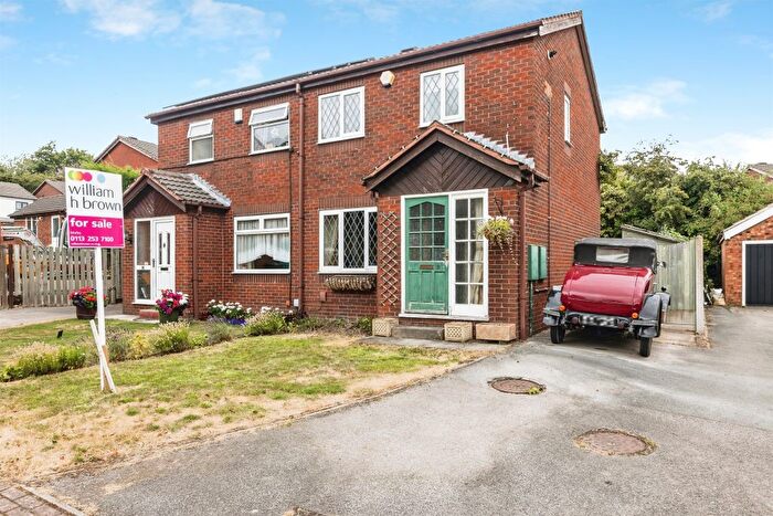 3 Bedroom Semi-Detached House For Sale In Bishop Way, Tingley, Wakefield, WF3