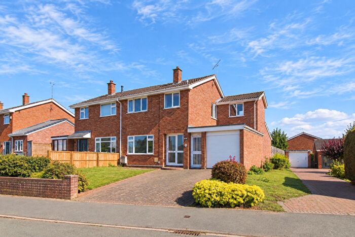 3 Bedroom Semi Detached House For Sale In Grange Lane, Rushwick, Worcester, Worcestershire, WR2