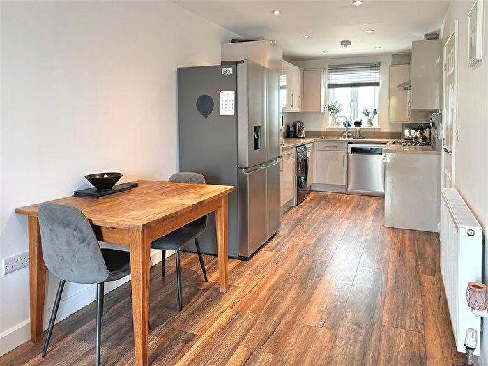 3 Bedroom End Of Terrace House For Sale In Chivilas Road, Camborne, TR14