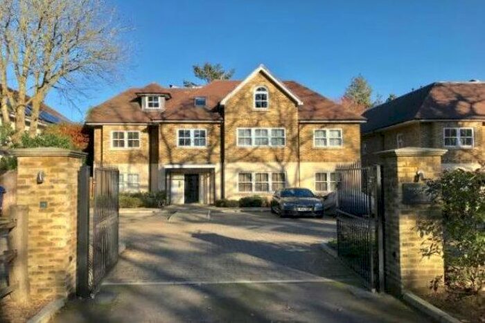 2 Bedroom Flat To Rent In Sheerwater Road, Addlestone, KT15