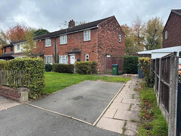 3 Bedroom End Of Terrace House To Rent In Bells Moor Road, West Bromwich, West Midlands, B70