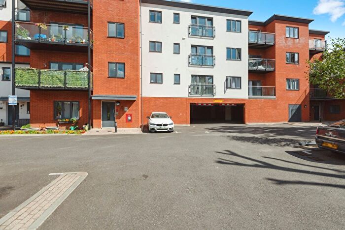 2 Bedroom Flat For Sale In Park Road, Feltham, TW13
