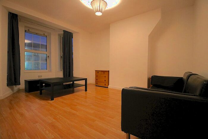 3 Bedroom Flat To Rent In Prusom Street, London, E1W