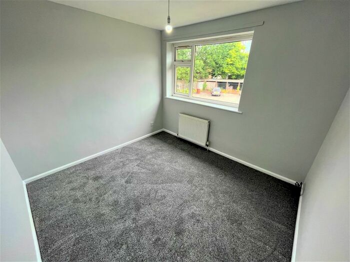2 Bedroom Flat To Rent In Fox Court, Durkar, Wakefield, WF4