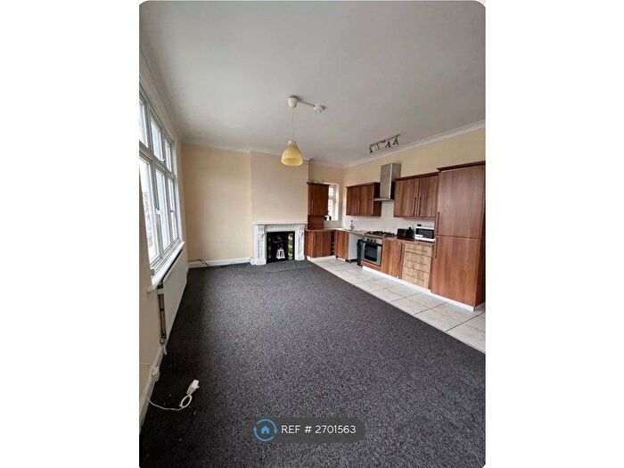 2 Bedroom Flat To Rent In Carholme Road, London, SE23