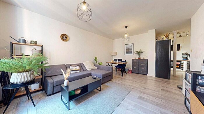 2 Bedroom Apartment To Rent In Whitworth House, Whitworth Street, Manchester, M1