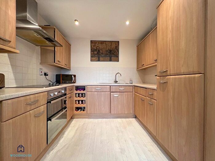 1 Bedroom Flat To Rent In Magdalene Gardens, London, N20