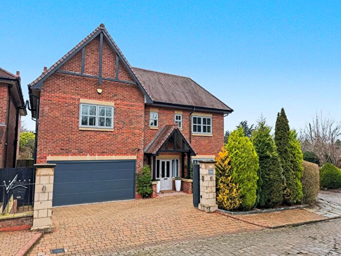 4 Bedroom Detached House For Sale In Horseshoe Lane, Alderley Edge, SK9