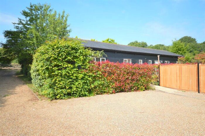 3 Bedroom Detached House To Rent In Waterhouse Lane, Kingswood, Surrey, KT20