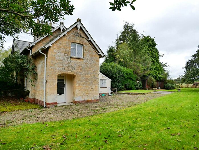 3 Bedroom Semi-Detached House For Sale In Compton Road, Hilmarton, Calne, SN11