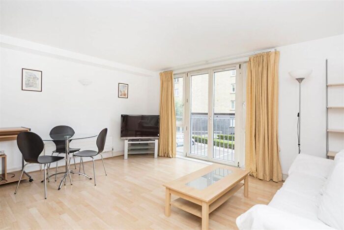 1 Bedroom Apartment To Rent In Edison Building, Millennium Harbour, Westferry Road, London, E14