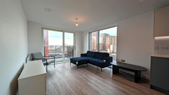 2 Bedroom Apartment To Rent In The Railings, Middlewood Locks, M5