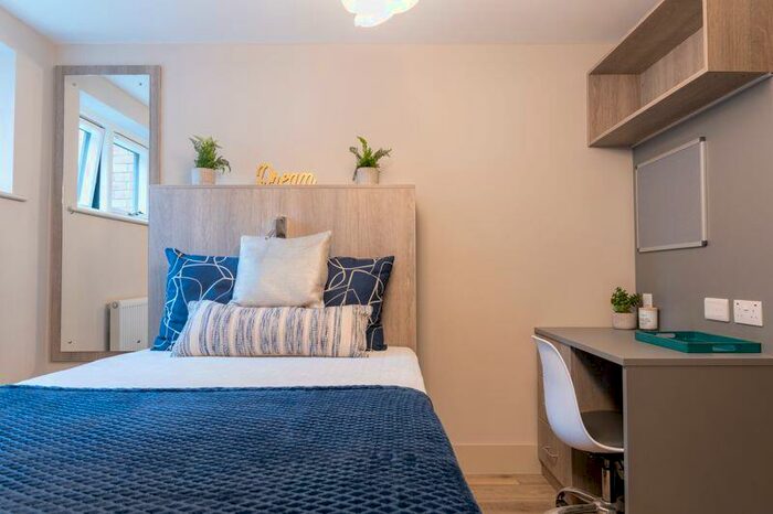 1 Bedroom Flat To Rent In Gloucester Road, Bristol, BS7