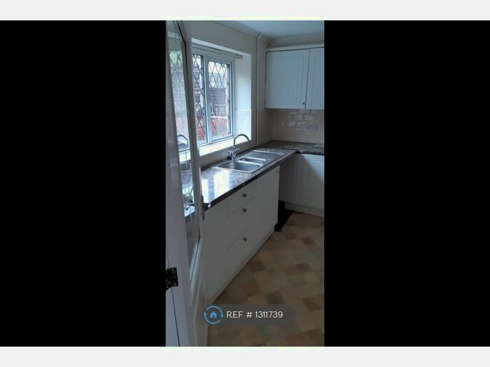 3 Bedroom Semi-Detached House To Rent In Whitethorn Way, Chesterton ST5