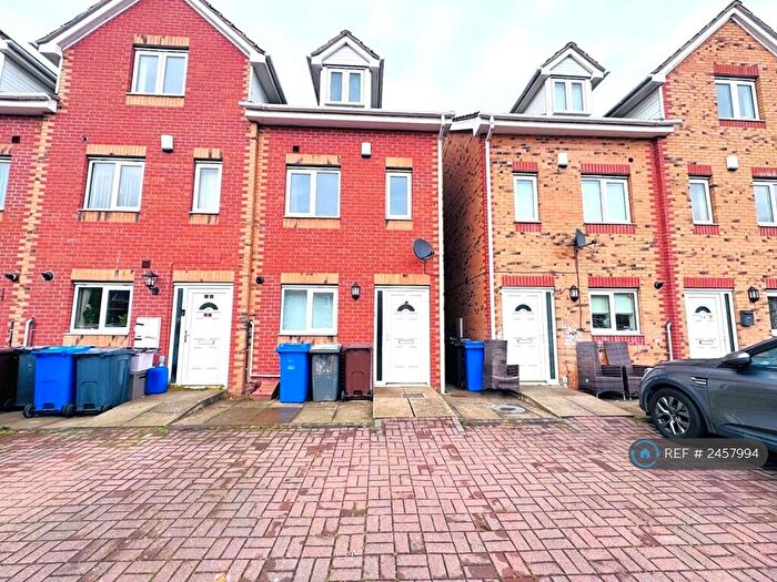 4 Bedroom End Of Terrace House To Rent In Halfway Close, Goldthorpe, Rotherham, S63