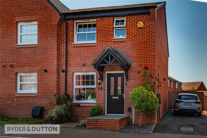 3 Bedroom Semi-Detached House For Sale In Kirkfell Drive, Middleton, Manchester, M24