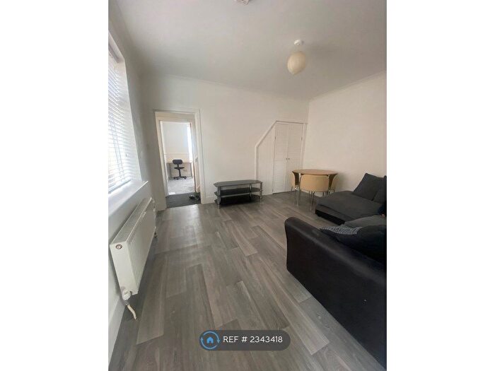 4 Bedroom Semi-Detached House To Rent In Brassey Road, Bournemouth, BH9