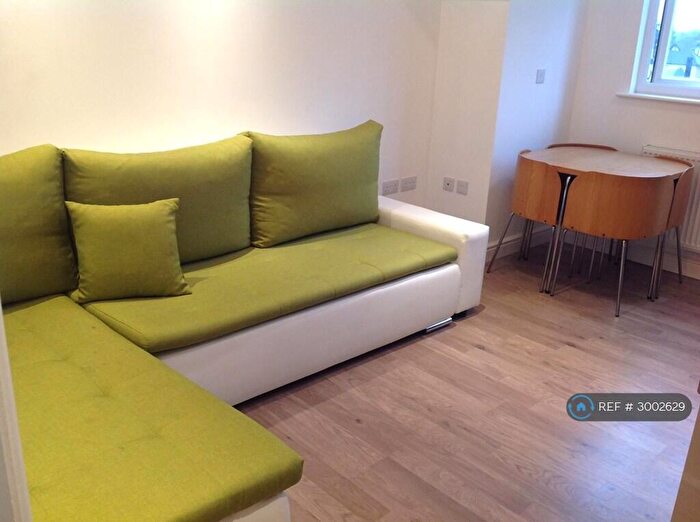 1 Bedroom Flat To Rent In Rayners Lane, Pinner, HA5