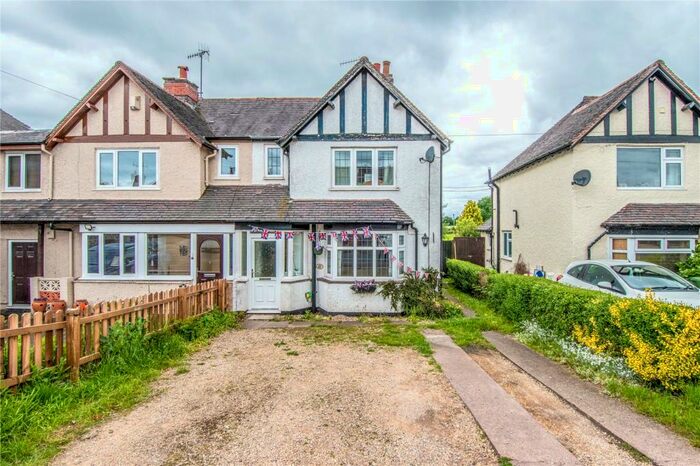 3 Bedroom Semi-Detached House For Sale In Stourbridge Road, Fairfield, Bromsgrove, B61