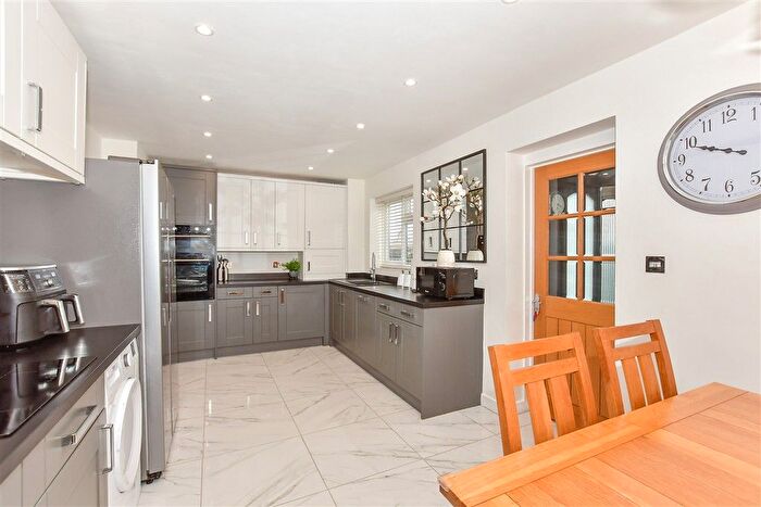 3 Bedroom Detached House For Sale In Grampian Way, Downswood, Maidstone, Kent, ME15