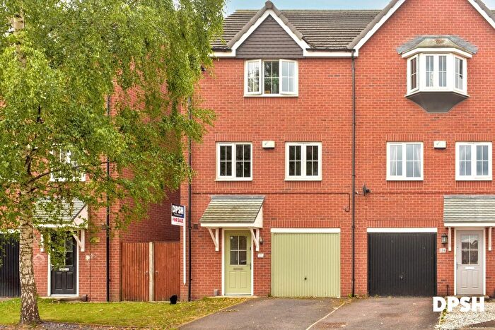 4 Bedroom Semi-Detached House For Sale In Waggon Road, Middleton, LS10