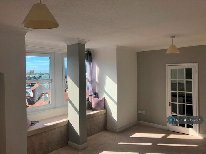 1 Bedroom Flat To Rent In Lombard Court, Portsmouth, PO1