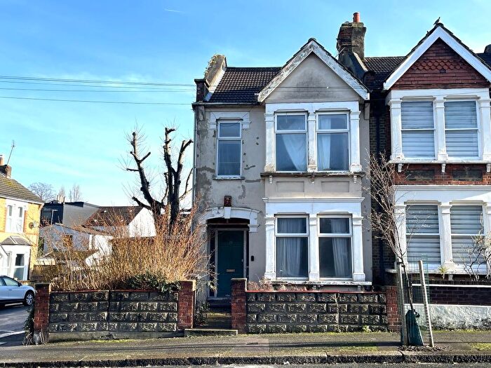 3 Bedroom End Terrace House For Sale In Cavendish Drive, Leytonstone, E11