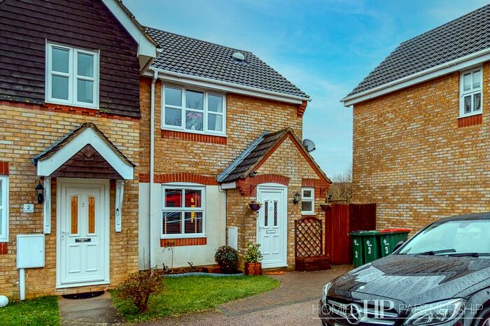 2 Bedroom End Of Terrace House To Rent In Boleyn Close, Maidenbower, Crawley, RH10
